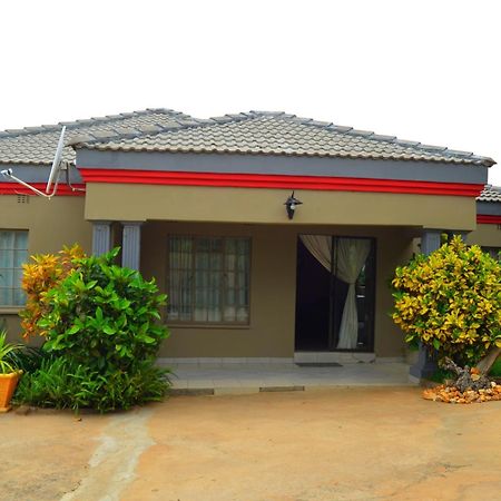 Chobe Kulotu Guest House Kasane Exterior foto